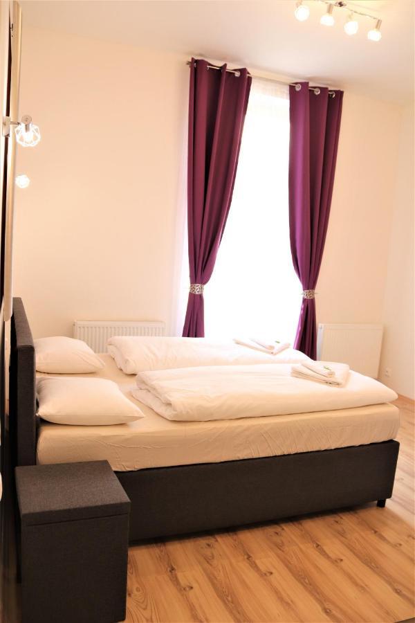 Hotel apartamentowy Flowers 2*