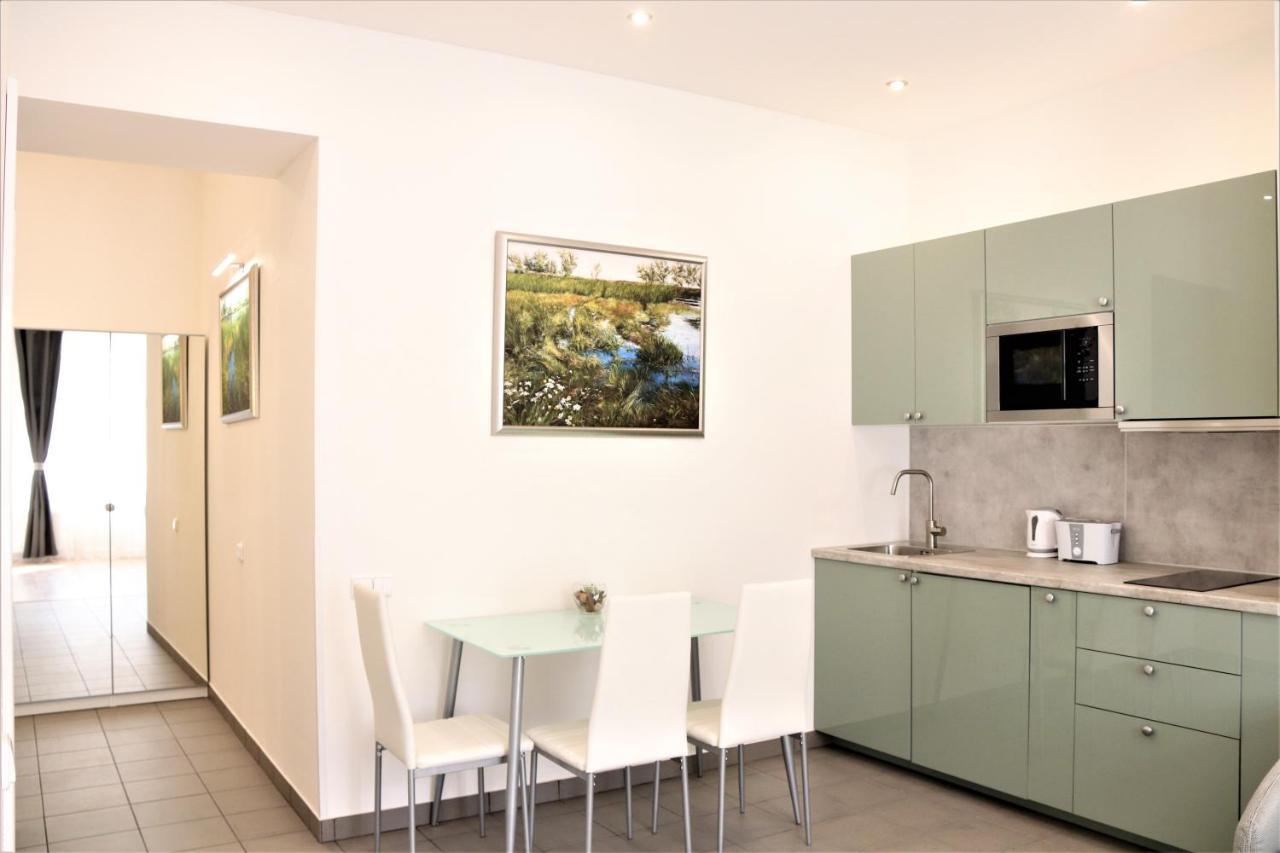 Flowers Hotel apartamentowy Praga