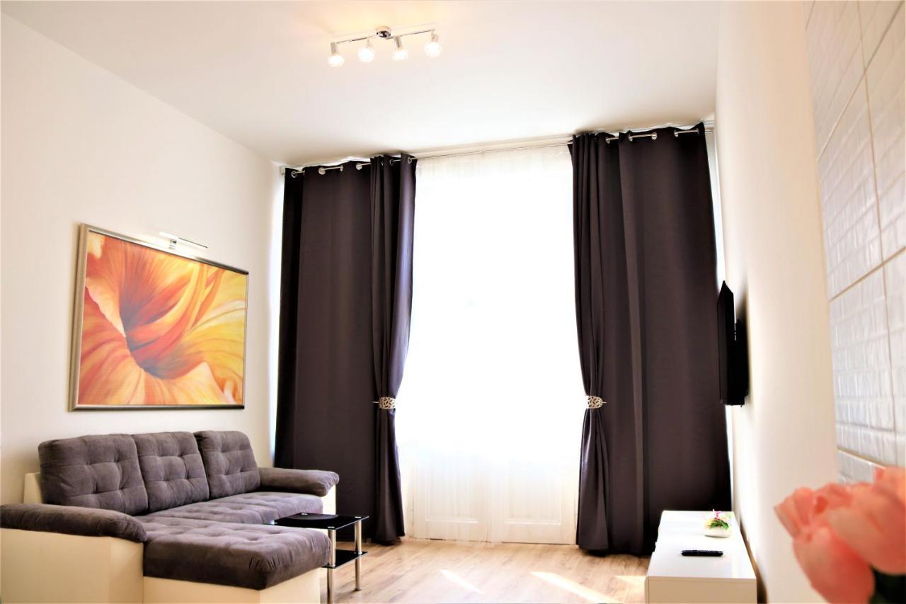Flowers Hotel apartamentowy 2*